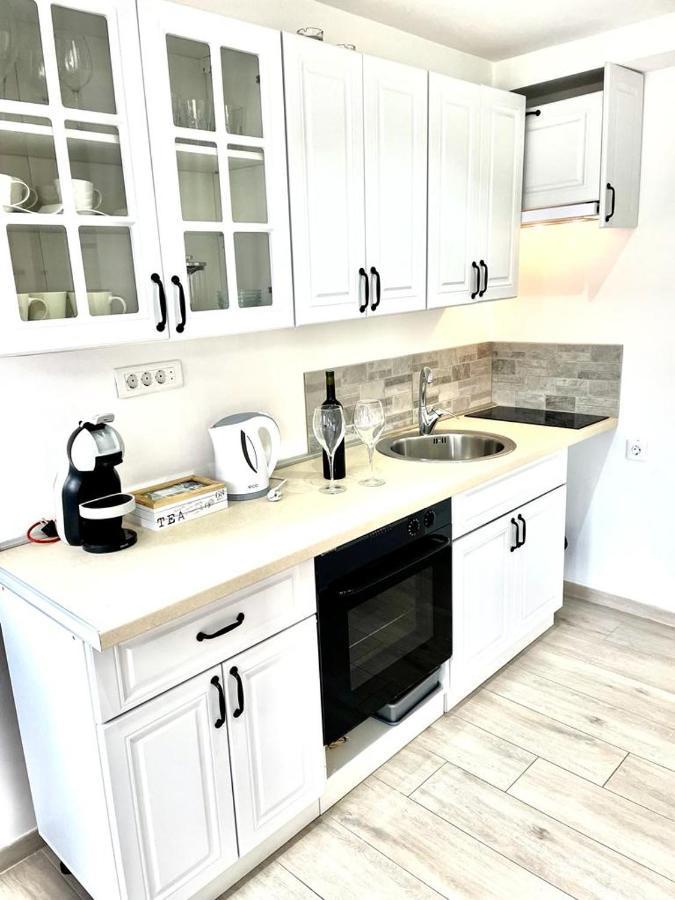 P&I Apartments Jadranska 74,Dobrota Kotor Kültér fotó