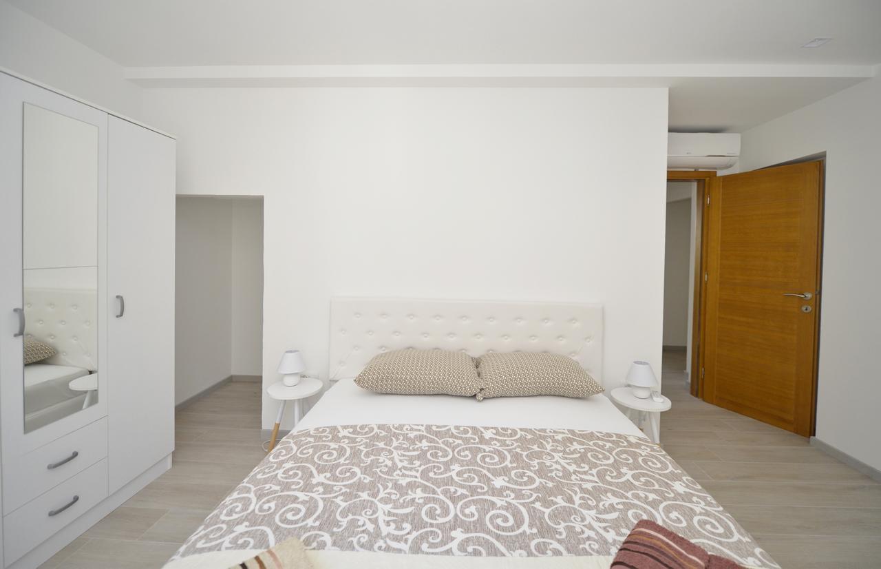 P&I Apartments Jadranska 74,Dobrota Kotor Kültér fotó